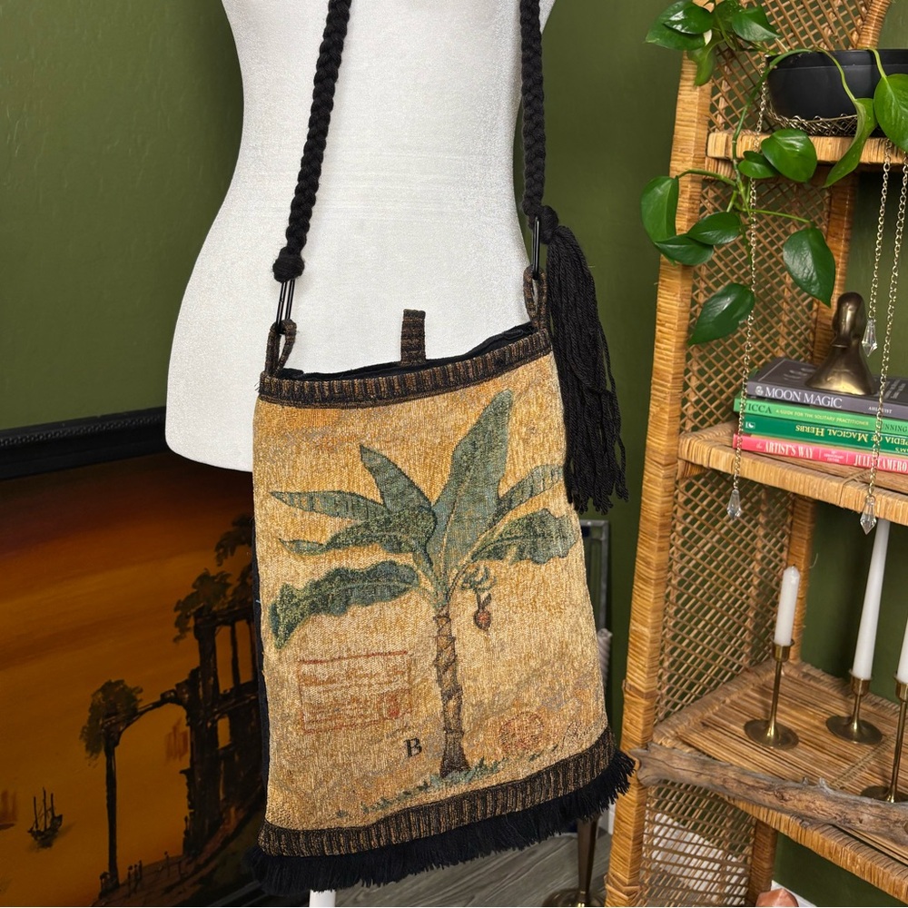 Women’s Palm Tree Tapestry Crossbody Rope Yarn Bag in Beige and Green